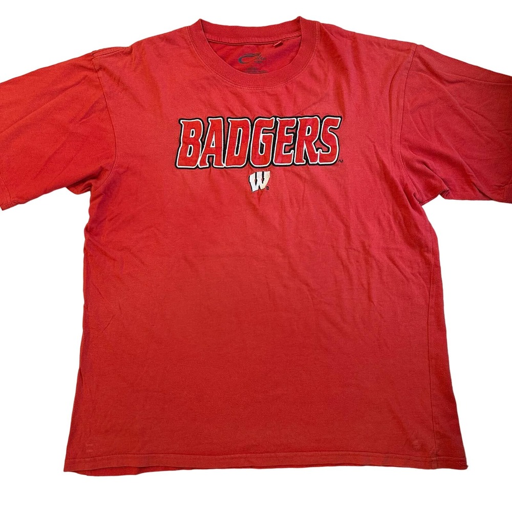 Wisconsin Badgers Embroidered Cadre T-shirt